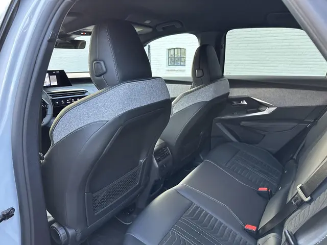 Peugeot 3008 1.2 Hybrid 145 PK GT 2025 Hybride Benzine 29