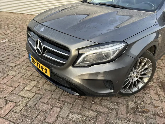 Mercedes-Benz GLA 200 Edition 1 2014 Benzine 16