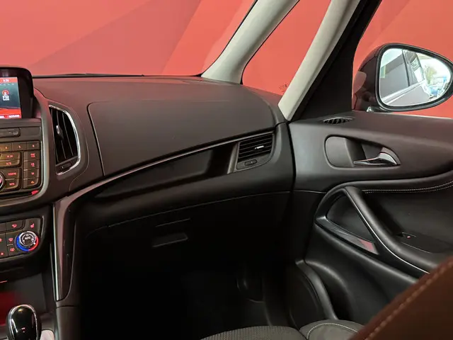 Opel Zafira Tourer 1.4 Cosmo 7p. 2014 Benzine 37