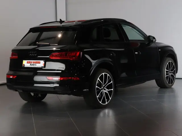 Audi Q5 50 TFSI e quattro S edition 2021 Hybride Benzine 2