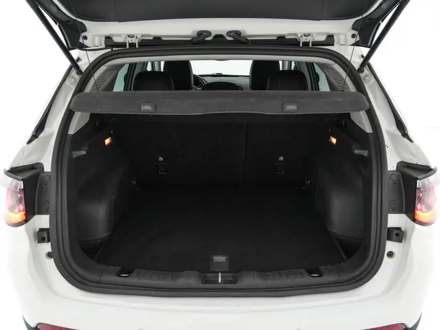 Jeep Compass 1.3T Limited 2020 Benzine 10