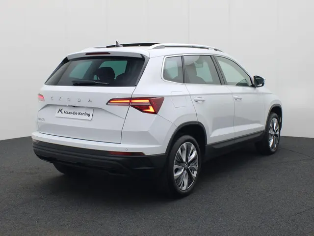 Škoda Karoq 1.5TSI/150PK Design DSG 2024 Benzine 2
