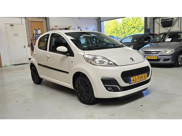 Peugeot 107 1.0 Active 2012 Benzine 3