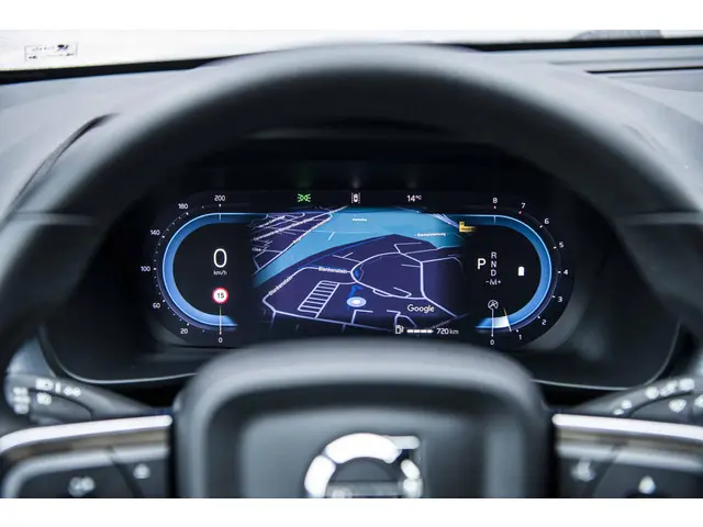 Volvo XC40 2.0 B4 Core 2024 Benzine 11