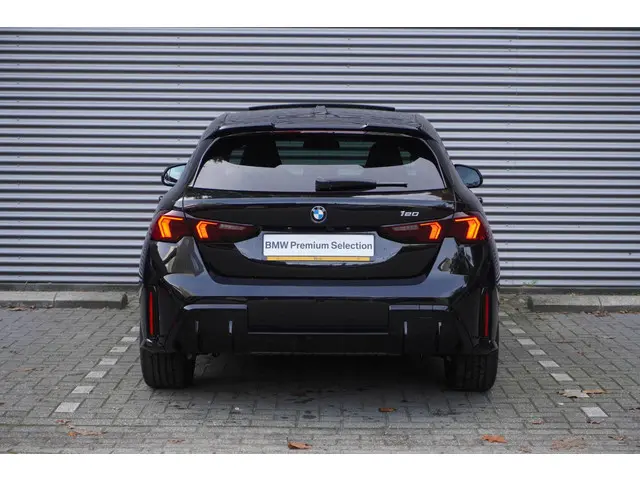 BMW 1 Serie 5-deurs 120 2025 Benzine 5