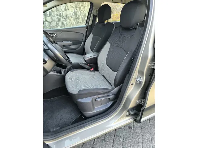 Renault Captur 0.9 TCe Expression 2015 Benzine 8