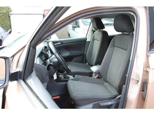 Volkswagen T-Cross 1.0 TSI Life 2019 Benzine 10