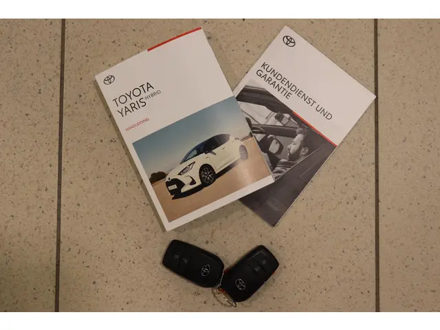 Toyota Yaris 1.5 Hybrid GR Sport, 2023 Hybride Benzine 35