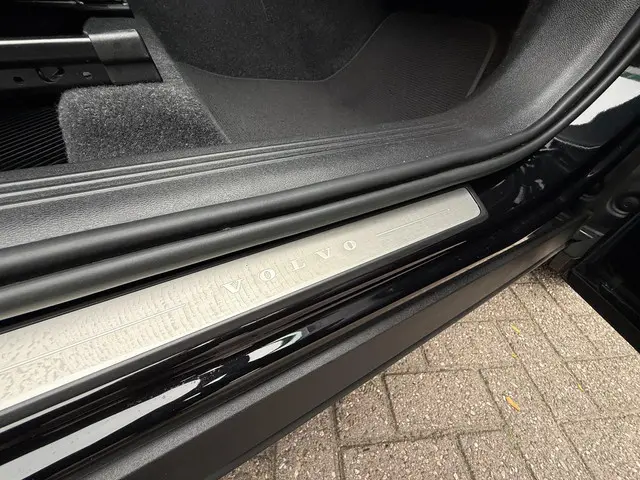 Volvo XC40 2.0 B4 Plus Dark 2022 Benzine 37