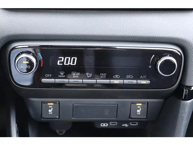 Toyota Yaris 1.5 Hybrid 115 Dynamic, 2025 Hybride Benzine 28