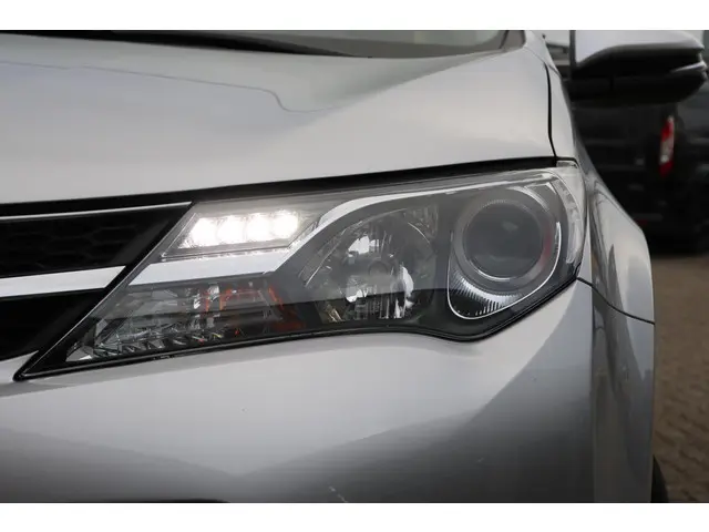 Toyota RAV4 2.0 Dynamic 4WD, Trekhaak 2013 Benzine 15