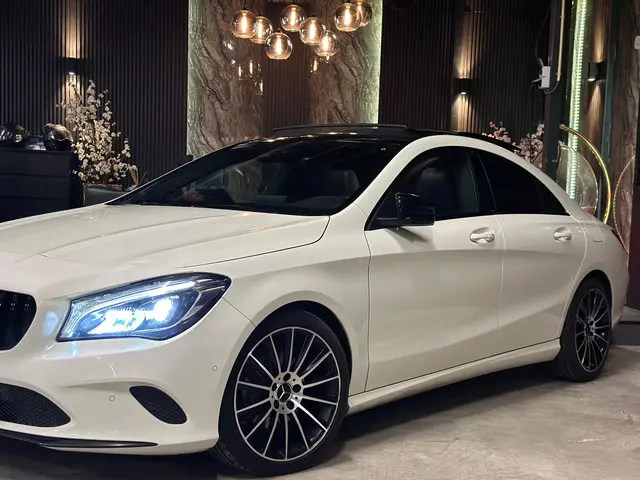 Mercedes-Benz CLA 200 Prestige|PANORAMA 2017 Benzine