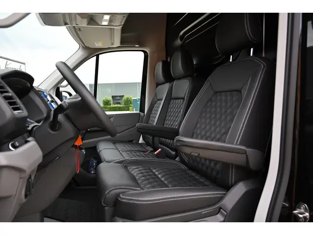 Volkswagen Crafter 140 PK TDI Aut. Highl. 2024 Diesel 4