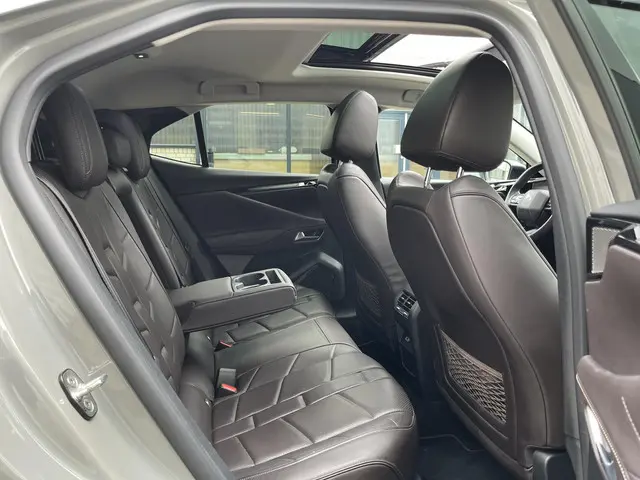 DS DS 4 E-Tense La Première 2022 Hybride Benzine 38