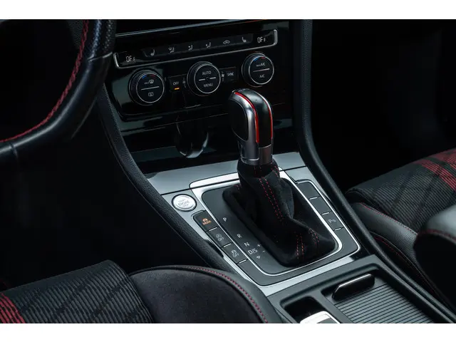 Volkswagen Golf 2.0 TSI GTI TCR 2019 Benzine 10