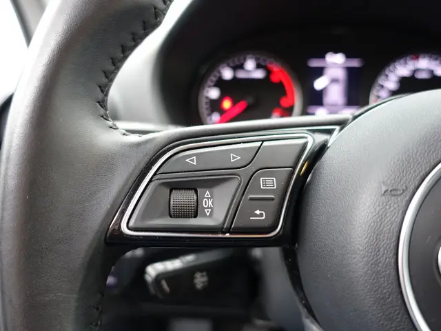 Audi Q2 1.6 TDI S-line Black Optic 2018 Diesel 17