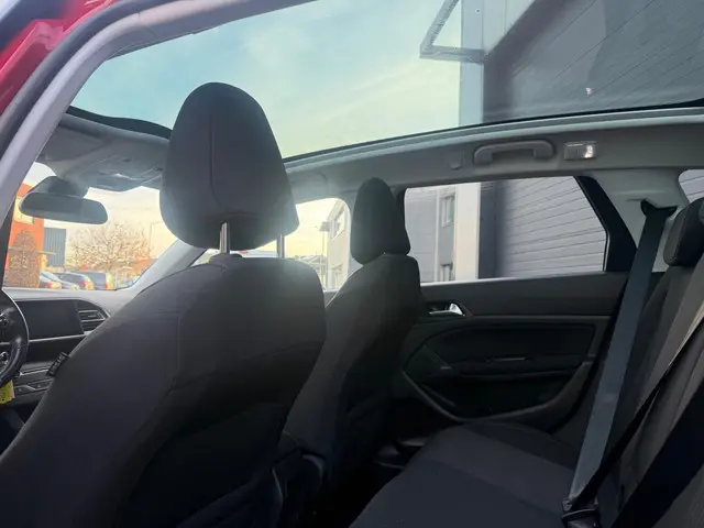 Peugeot 308 SW 1.2 PureTech Blue Lion 2017 Benzine 16