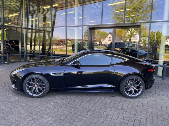 Jaguar F-Type P300 RWD 2019 Benzine 51