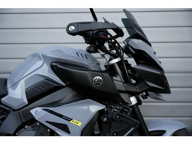 Yamaha MT 10 ABS 2016 Benzine 13