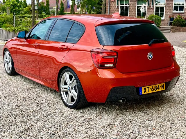 BMW 1 Serie 118i M Sport High Executive 2013 Benzine 17
