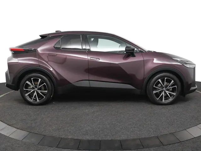 Toyota C-HR 1.8 Hybrid 140 Dynamic 2024 Hybride Benzine 13