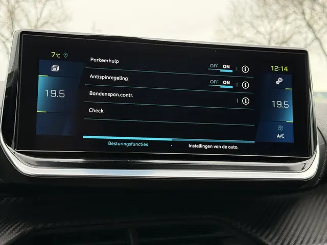 Peugeot e-2008 Aut. EV Allure 50kWh 2020 Elektrisch 24