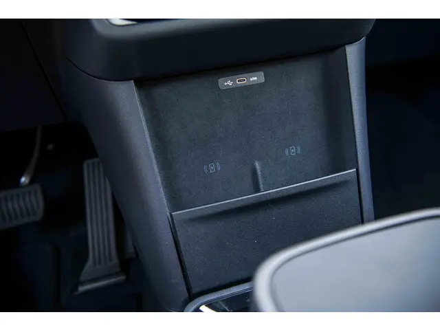 Lynk & Co 02 More 66 kWh 2025 Elektrisch 23