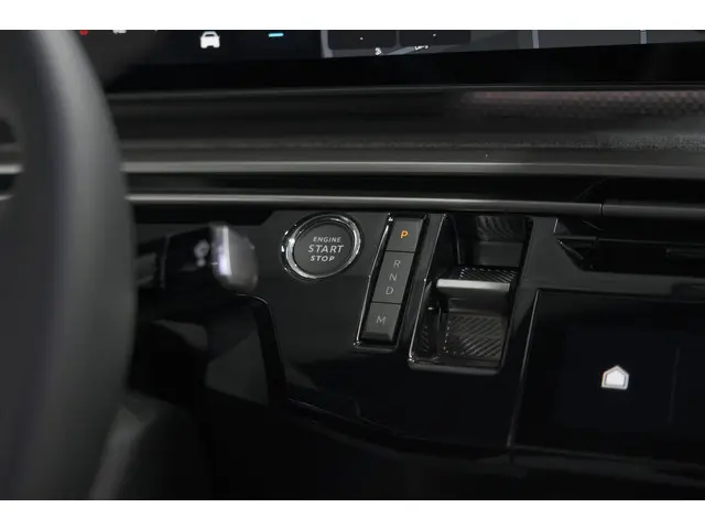 Peugeot 3008 Hybrid 145 e-DCS6 GT 2025 Hybride Benzine 45