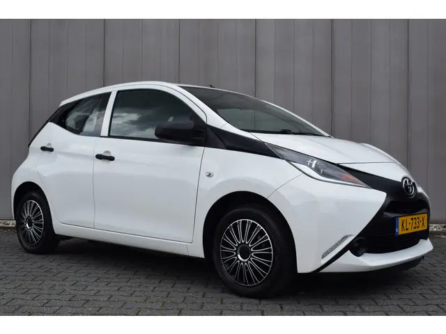 Toyota Aygo 1.0 VVT-i 5Drs X-Now 2016 Benzine 18