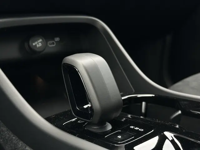 Volvo XC40 2.0 B4 Plus Black Edition 2025 Benzine 14