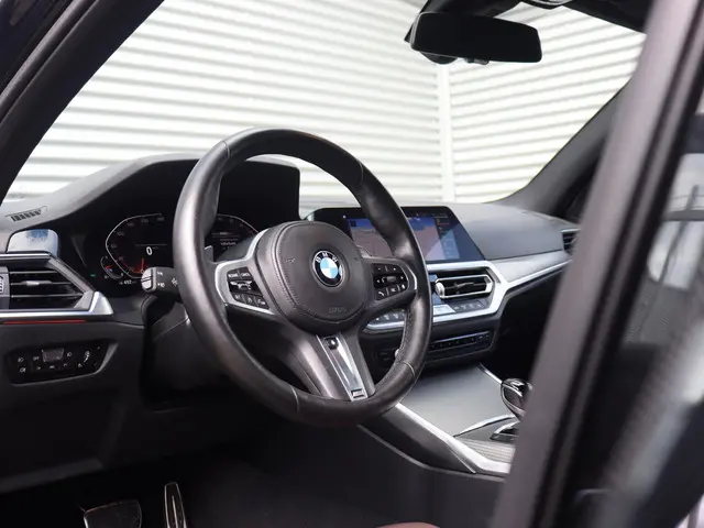 BMW 3 Serie Touring 320i 2022 Benzine 17
