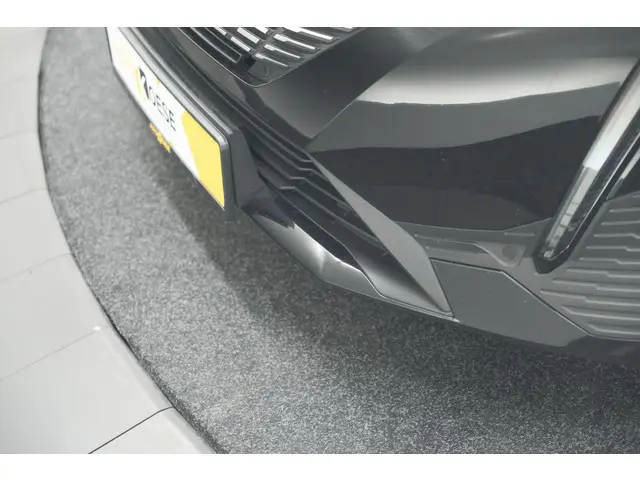 Peugeot 308 PureTech 130 Allure 2022 Benzine 17