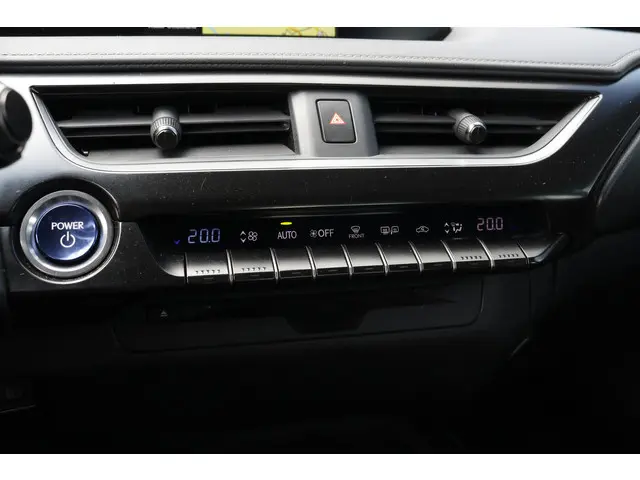 Lexus UX 250h Business Line 2020 Hybride Benzine 19