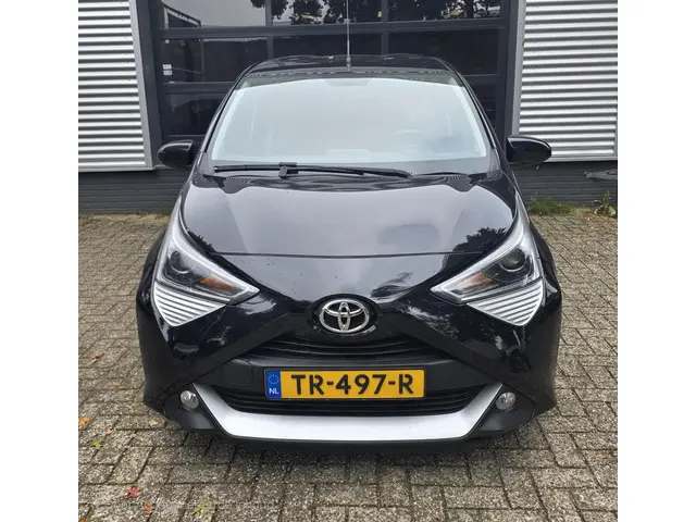 Toyota Aygo 1.0 VVT-i x-first 2018 Benzine 4
