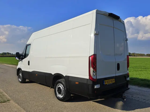 Iveco Daily 35S14V 2.3 352L H2 2022 Diesel 3