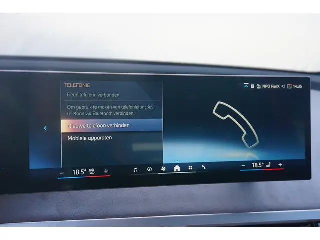 BMW iX xDrive60 2025 Elektrisch 28