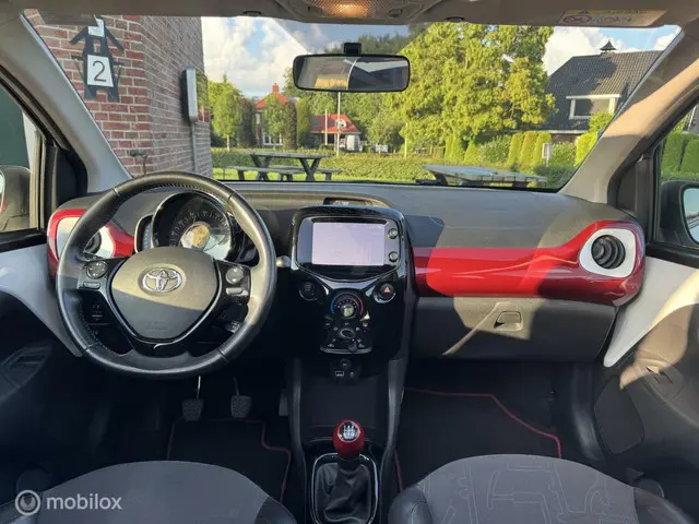 Toyota Aygo 1.0 VVT-i x-pose 2017 Benzine 24