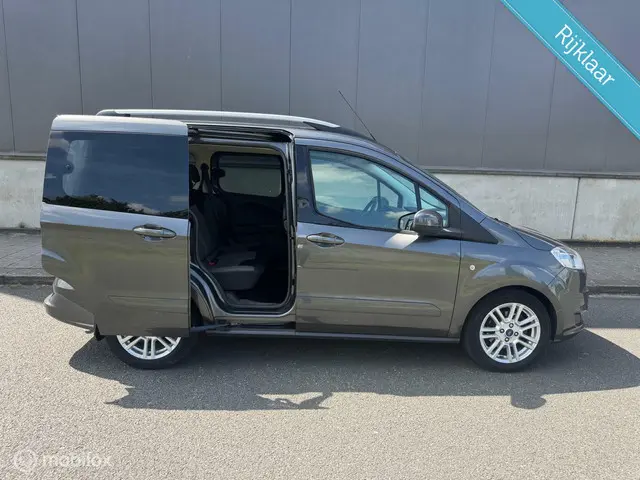 Ford Tourneo Courier 1.0 Titanium 2016 Benzine 14