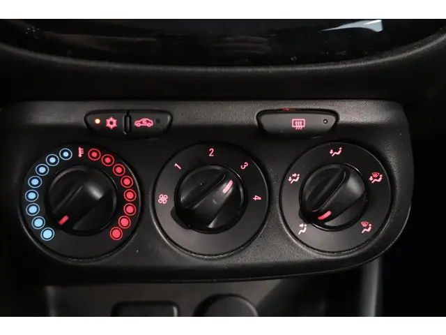 Opel Corsa 1.4 Favourite 2018 Benzine 12