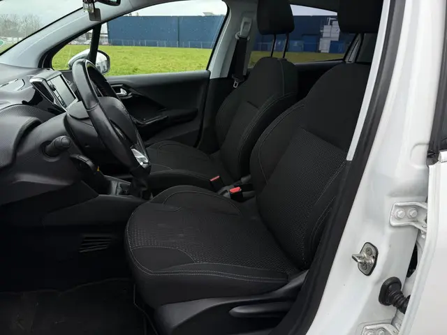 Peugeot 208 1.2 PureTech Access 2017 Benzine 7