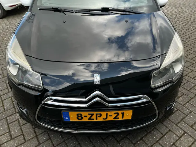 Citroën DS3 1.2 PureTech So Chic 2015 Benzine 12