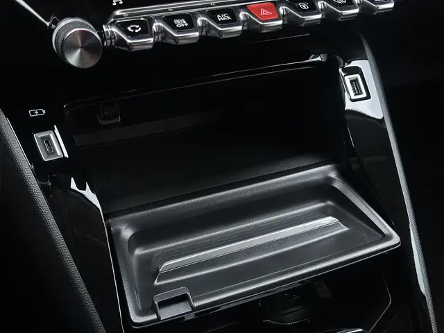 Peugeot 208 1.2 PureTech 130pk Allure Pack 2022 Benzine 22