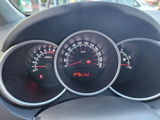 Kia Venga 1.6 CVVT DynamicPLusLine automaat 2016 Benzine 21
