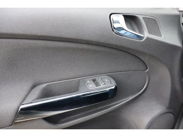 Opel Corsa 1.4-16V BlitZ Navi 2014 Benzine 20