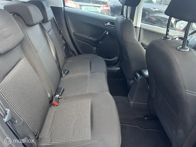 Peugeot 208 1.2 PureTech Allure 2017 Benzine 11