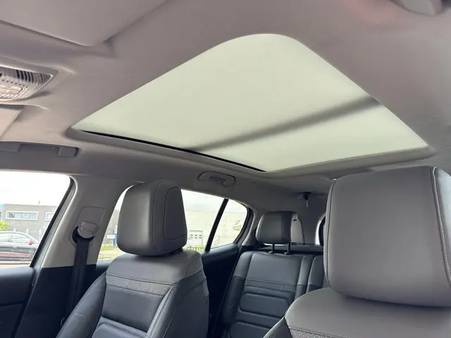 Citroën C5 Aircross 1.2 PureTech Shine 2023 Benzine 28