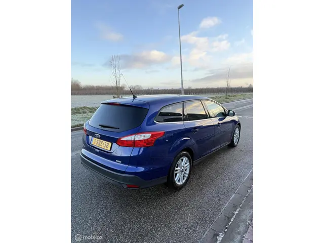 Ford Focus Wagon 1.0 EcoBoost Titanium 2013 Benzine 4
