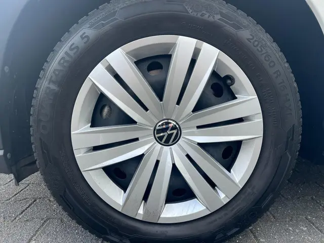 Volkswagen Caddy Cargo 1.5 TSI Style 2022 Benzine 27