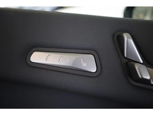BMW iX xDrive45 2025 Elektrisch 27
