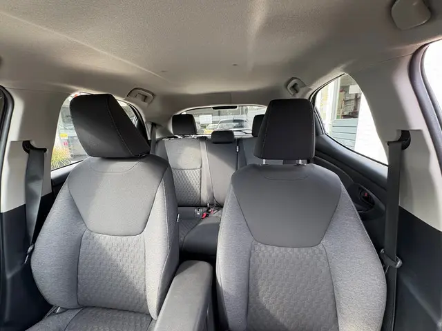 Toyota Yaris 1.5 Hybrid Dynamic 2021 Hybride Benzine 11